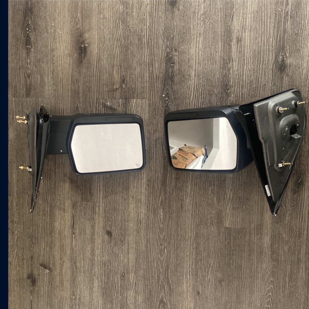 Rear view mirrors ford F150 brand new